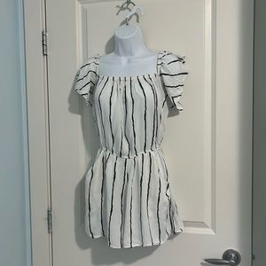 Lovely romper! Mint condition!